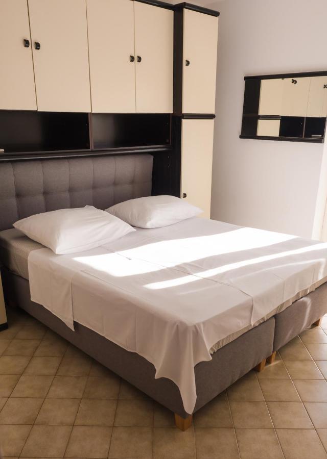 Apartments Anita 1 Barbat na Rabu Εξωτερικό φωτογραφία