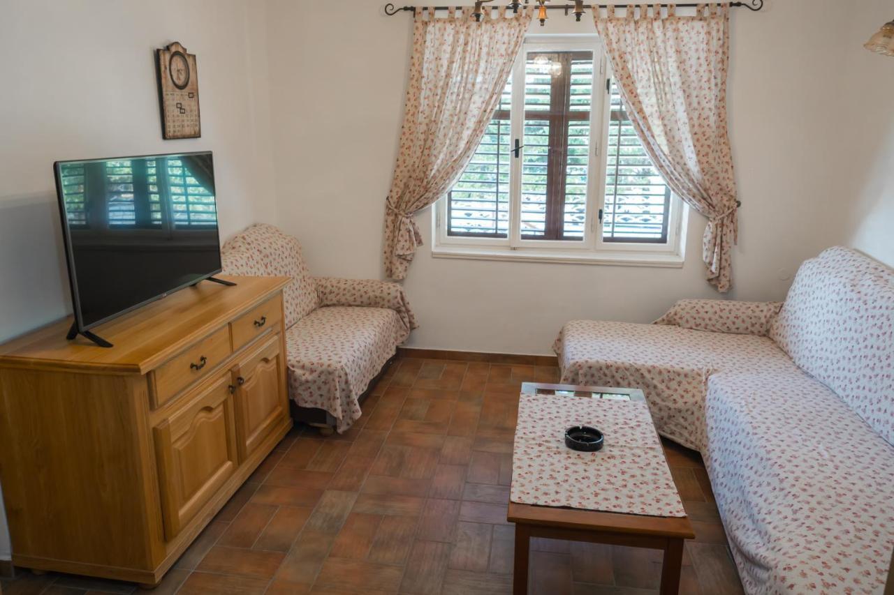 Apartments Anita 1 Barbat na Rabu Εξωτερικό φωτογραφία